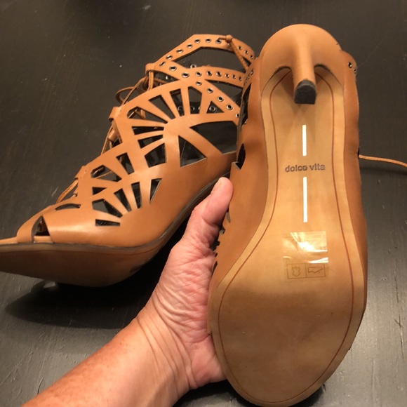 Like New - Woman’s Dolce Vita sexy High heel sandals - Picture 6 of 12